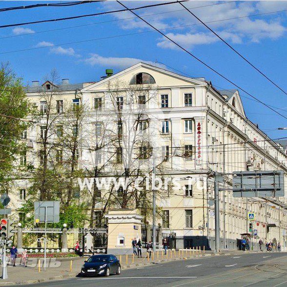 Административное здание Красноказарменная 3 вид здания с боку